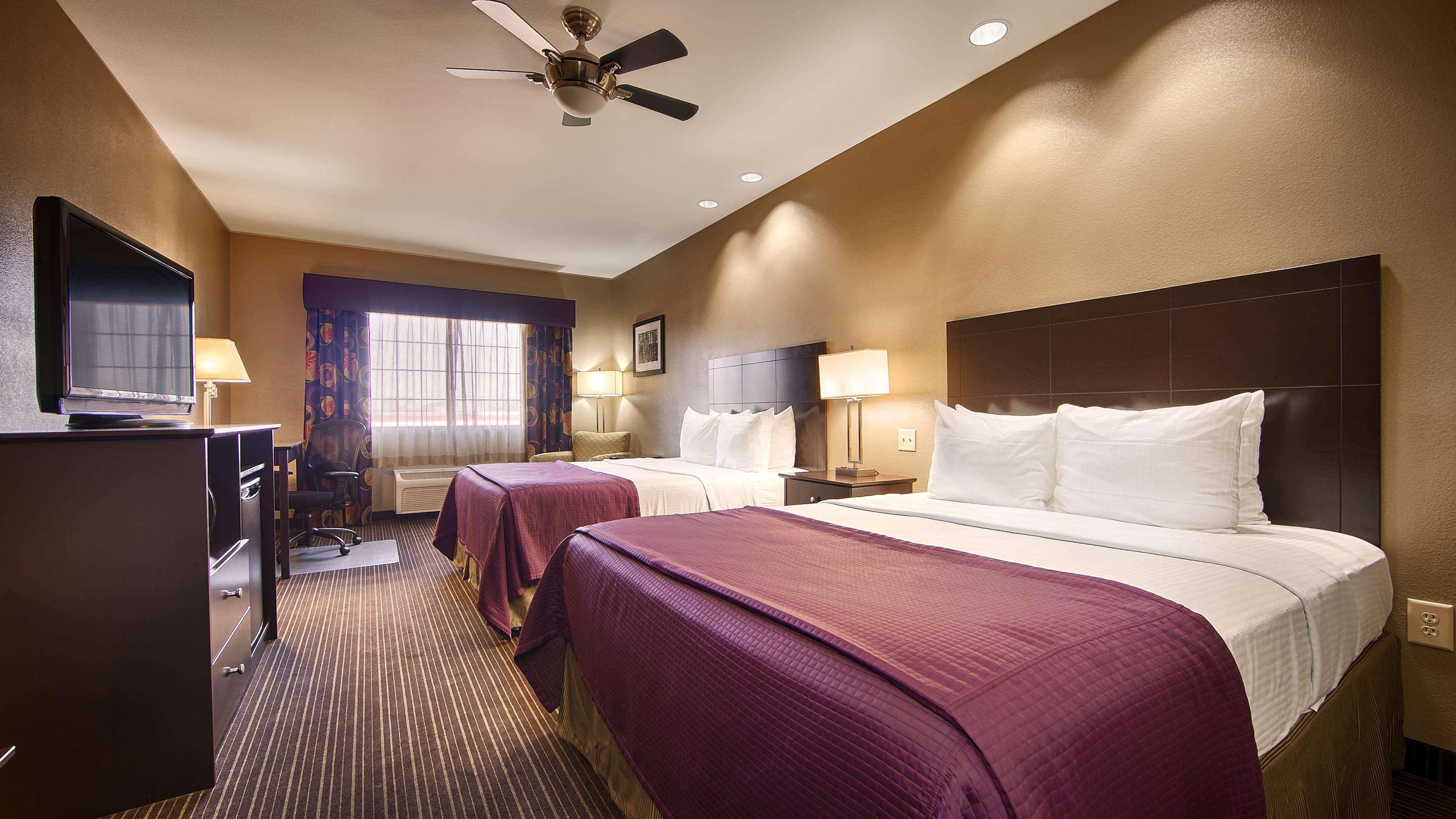 Best Western Giddings Inn & Suites Exterior photo