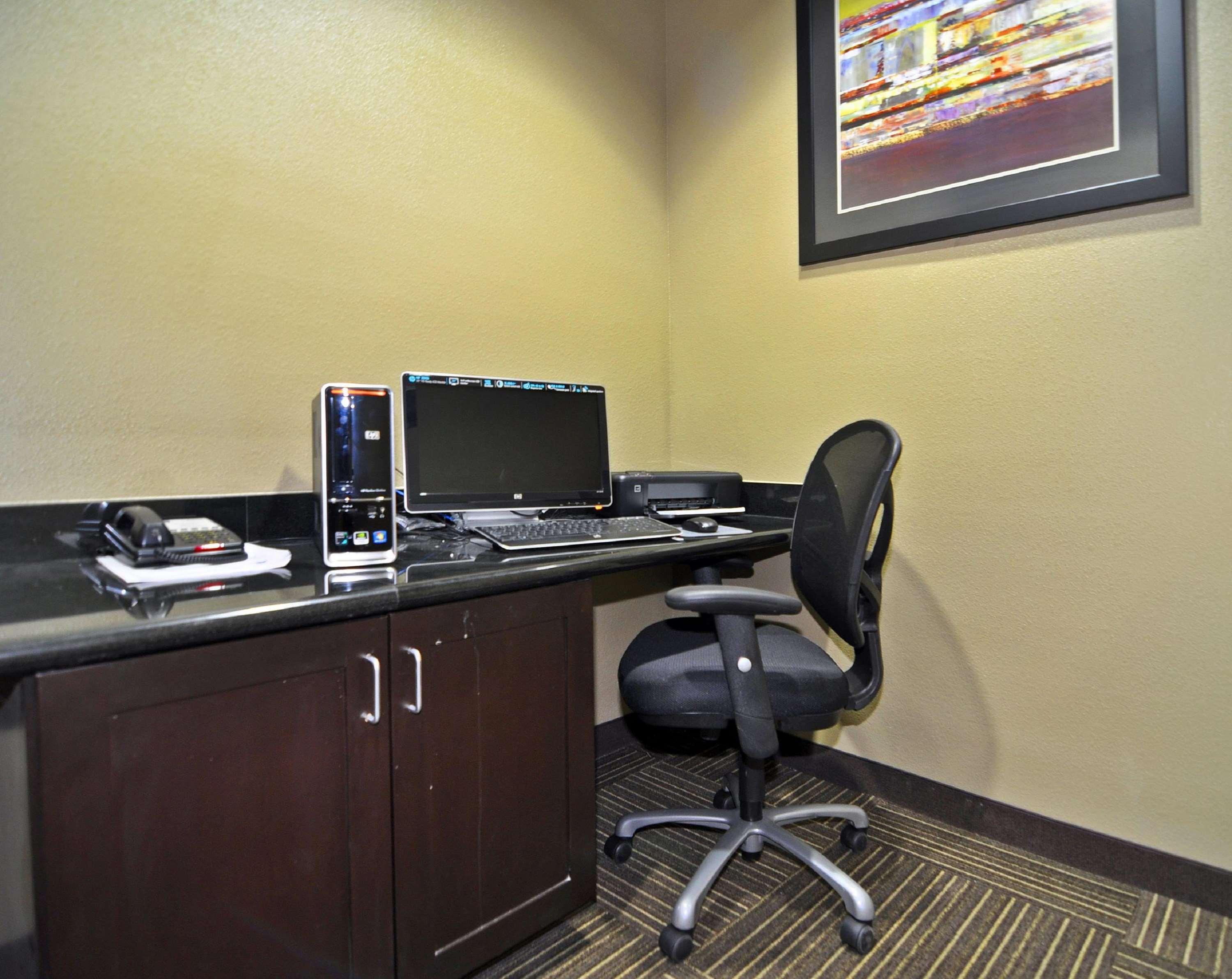 Best Western Giddings Inn & Suites Facilities photo