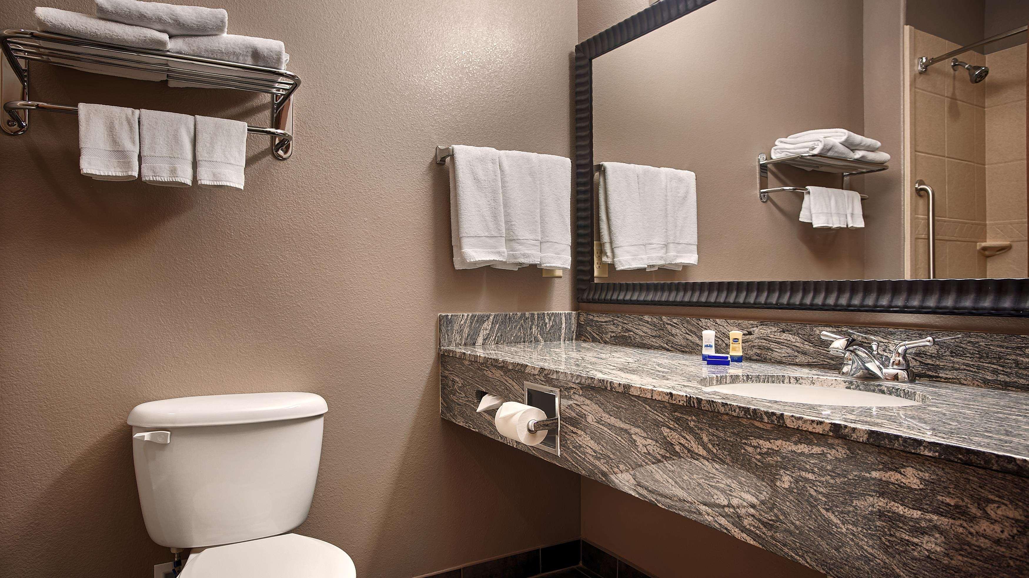 Best Western Giddings Inn & Suites Exterior photo