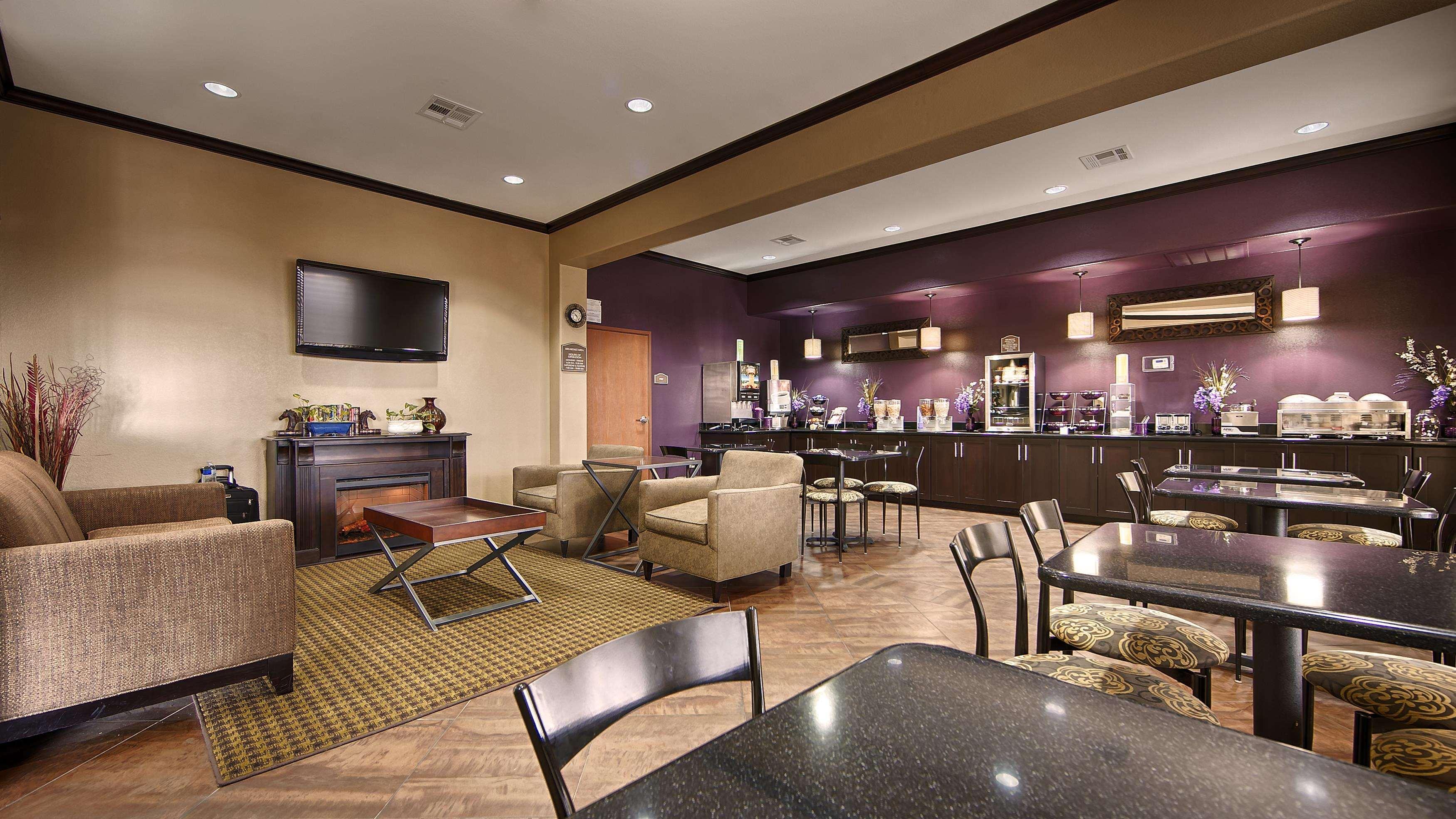 Best Western Giddings Inn & Suites Exterior photo