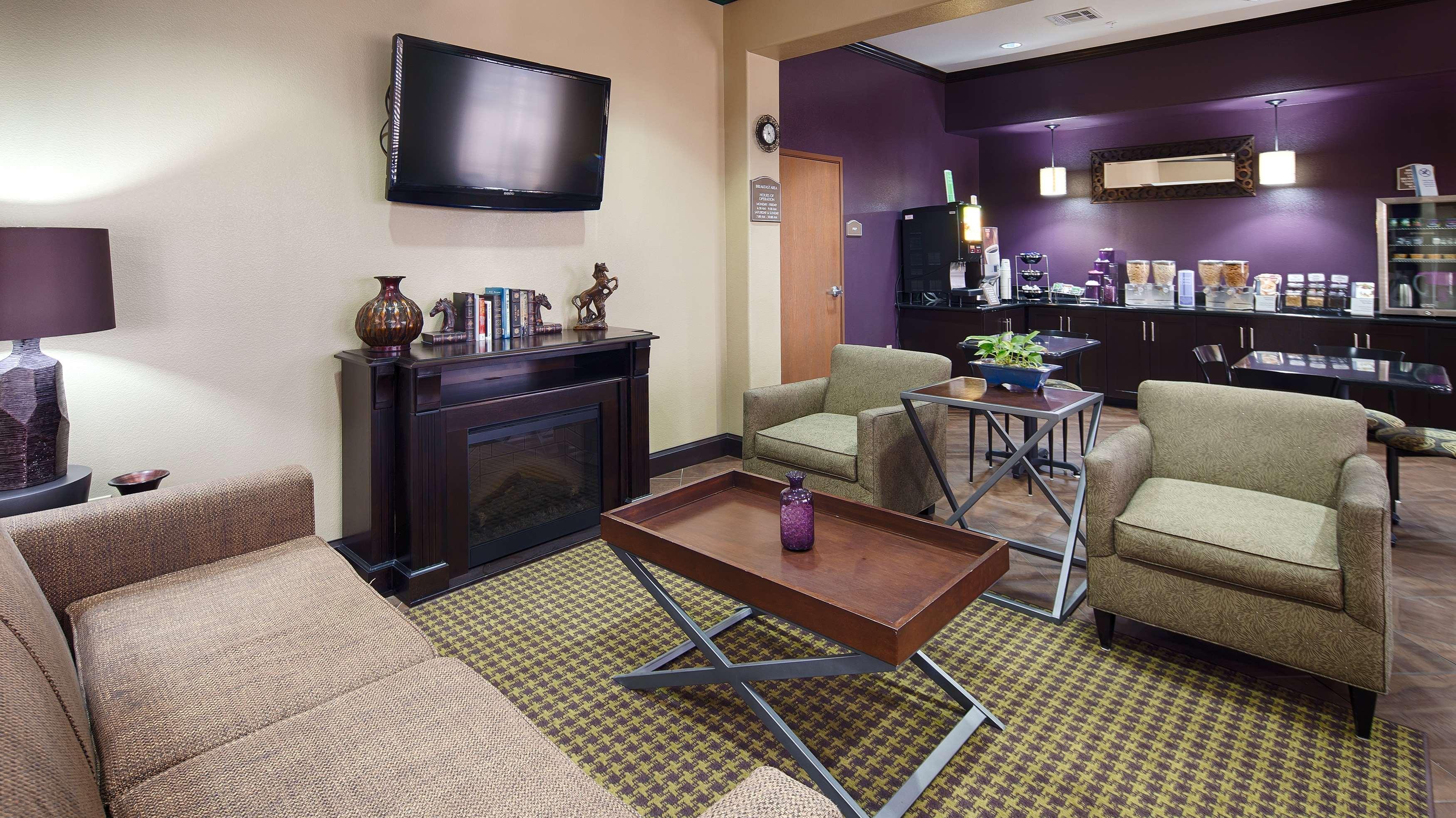 Best Western Giddings Inn & Suites Exterior photo