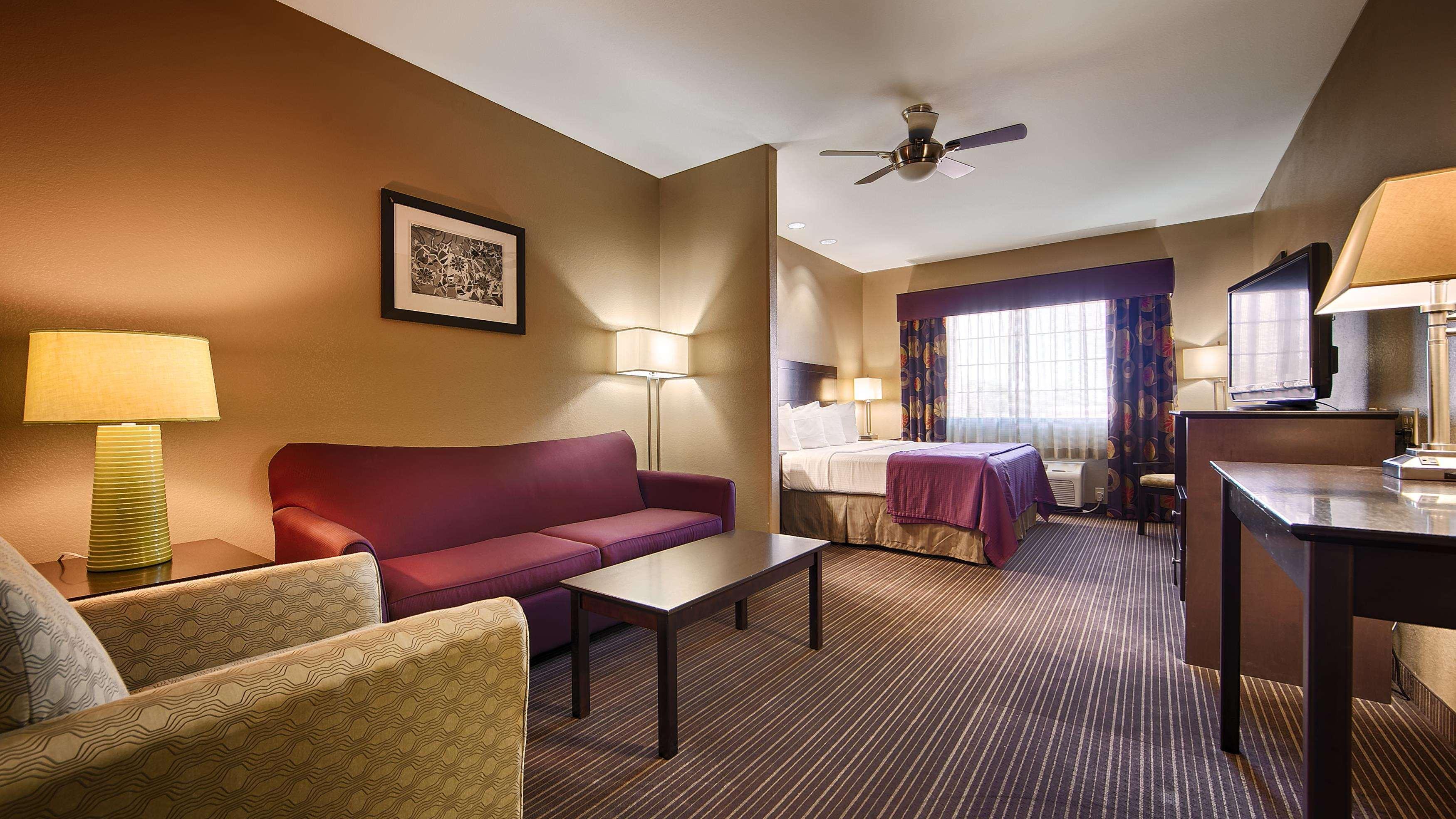 Best Western Giddings Inn & Suites Exterior photo