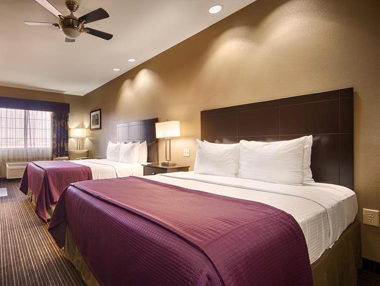 Best Western Giddings Inn & Suites Exterior photo